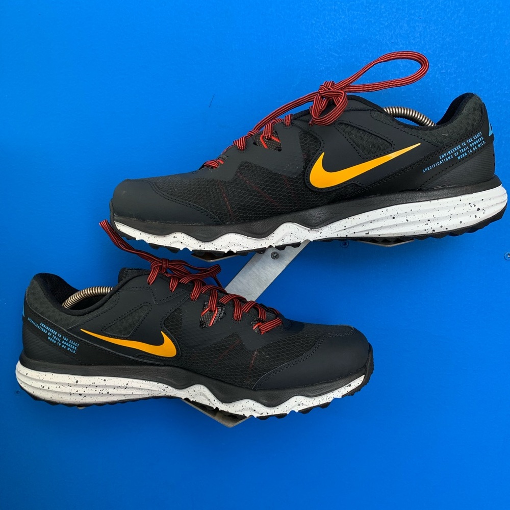 Nike Juniper Trail Black Yellow Men Running Jogging CW3808-005 Size 11.5 EUC
